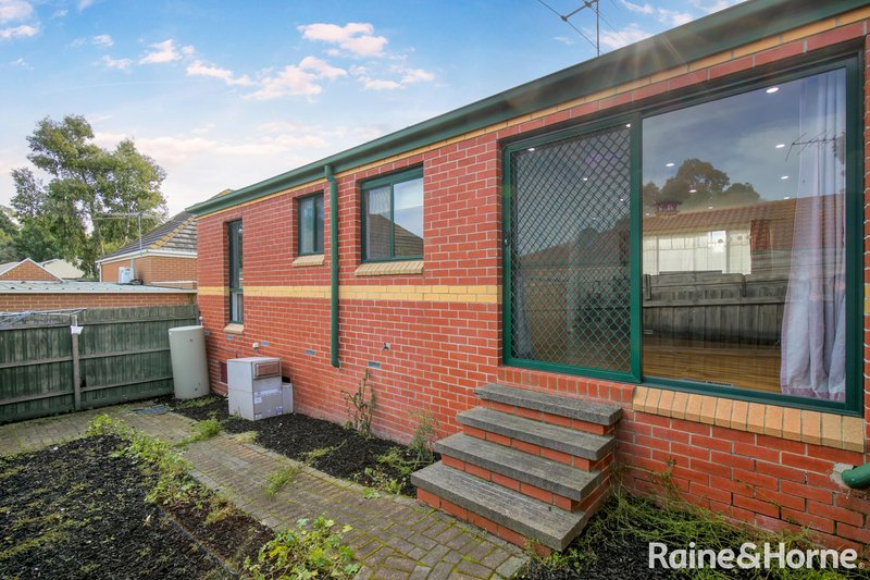 Photo - 21/2-8 Knight Crescent, Roxburgh Park VIC 3064 - Image 9