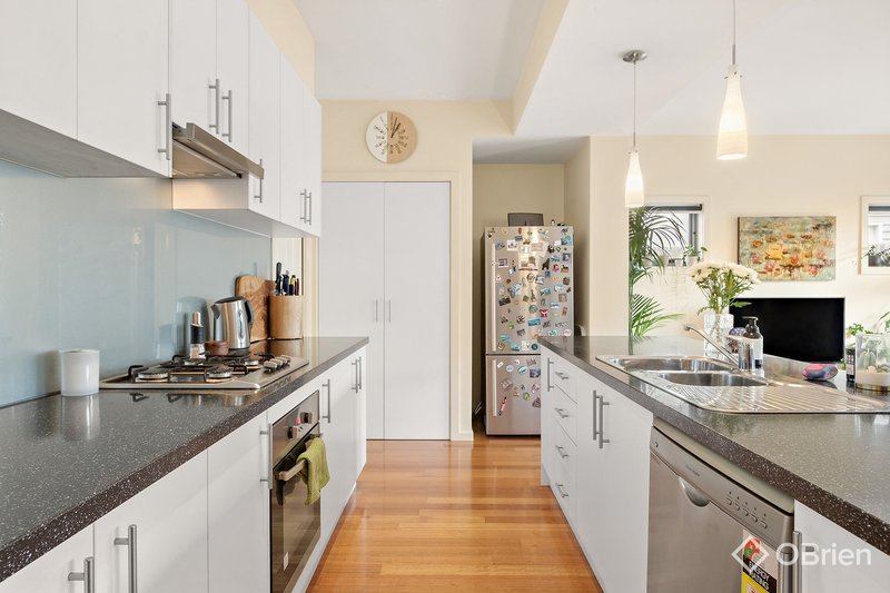 Photo - 2/12 Andrews Street, Spotswood VIC 3015 - Image 3