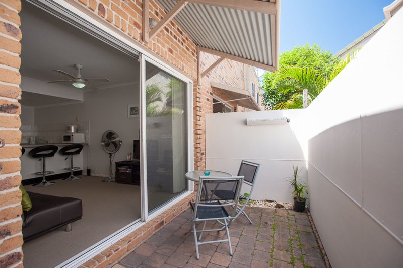 Photo - 2/12 Arwen Street, Maroochydore QLD 4558 - Image 6