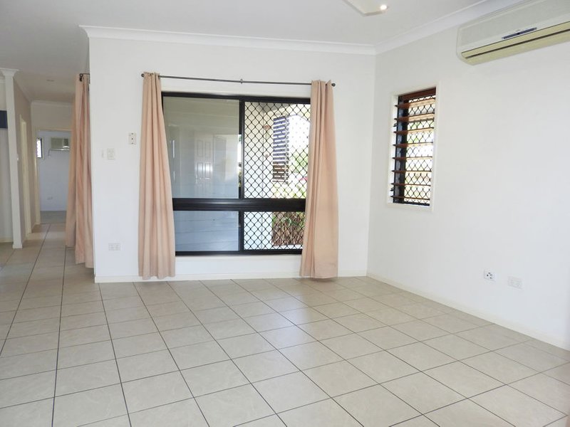 Photo - 2/12 Bel Air Avenue, Kirwan QLD 4817 - Image 7