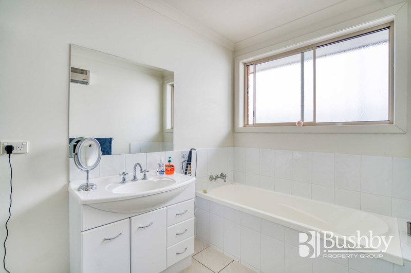 Photo - 2/12 Bethune Place, Newnham TAS 7248 - Image 16