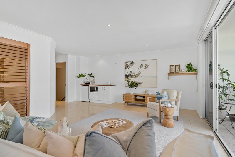 Photo - 2/12 Blakesley Street, Tewantin QLD 4565 - Image 16