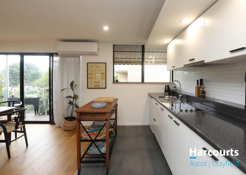 Photo - 2/12 Bonney Avenue, Clayfield QLD 4011 - Image 6