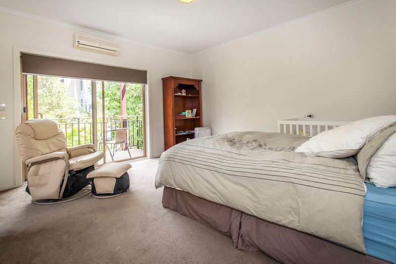 Photo - 2/12 Bourke Street, Ringwood VIC 3134 - Image 6