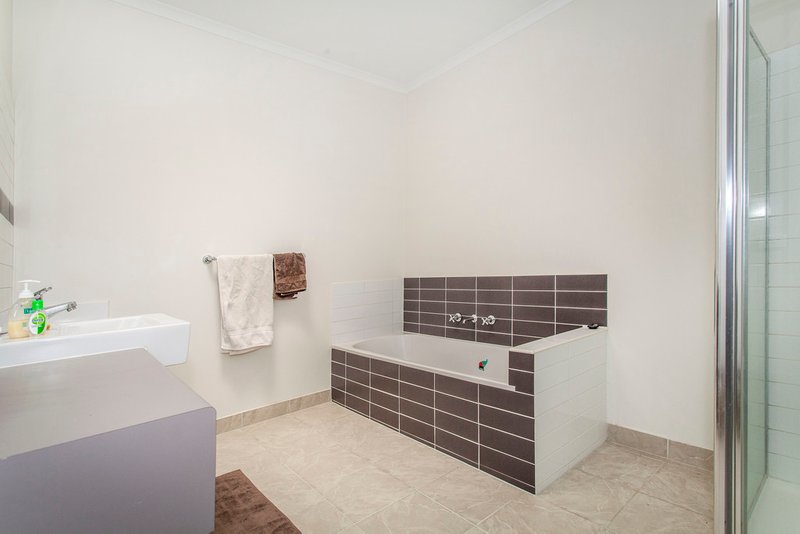 Photo - 2/12 Bourke Street, Ringwood VIC 3134 - Image 7