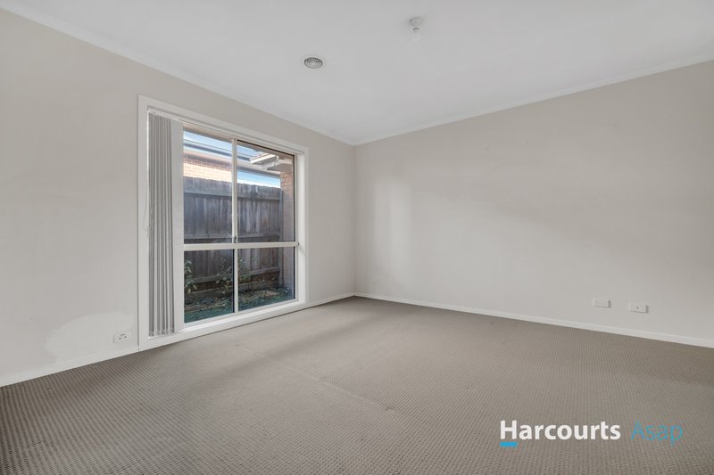 Photo - 2/12 Burrows Avenue, Dandenong VIC 3175 - Image 5