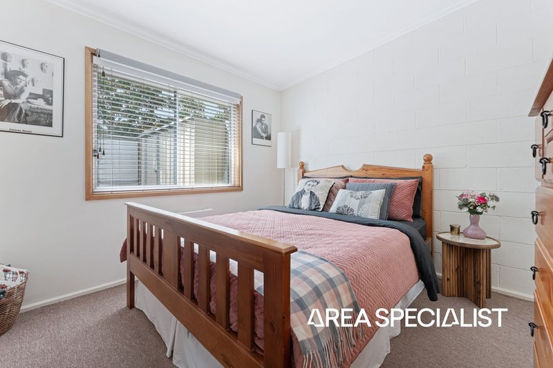 Photo - 2/12 Campbell Grove, Mornington VIC 3931 - Image 9