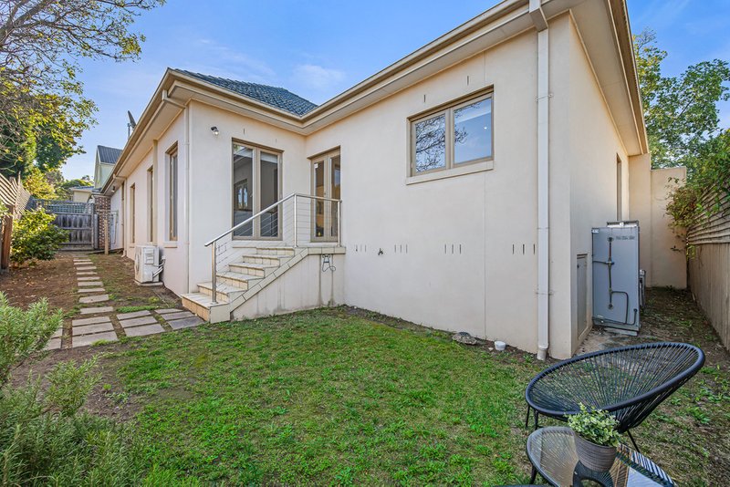 Photo - 2/12 Campbell Street, Glen Waverley VIC 3150 - Image 10