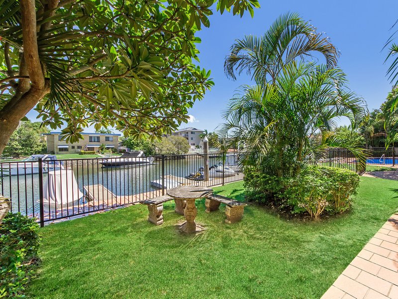 2/12 Canal Avenue, Runaway Bay QLD 4216