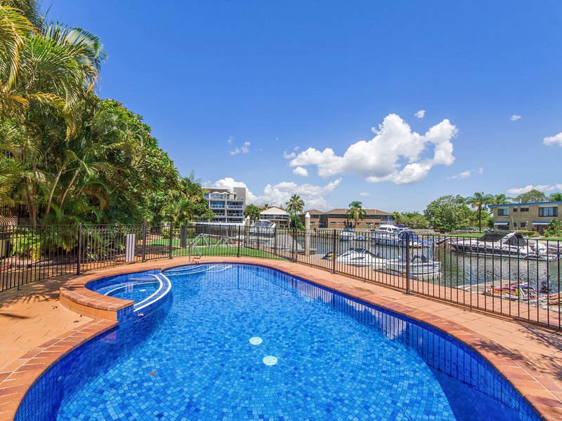 Photo - 2/12 Canal Avenue, Runaway Bay QLD 4216 - Image 3