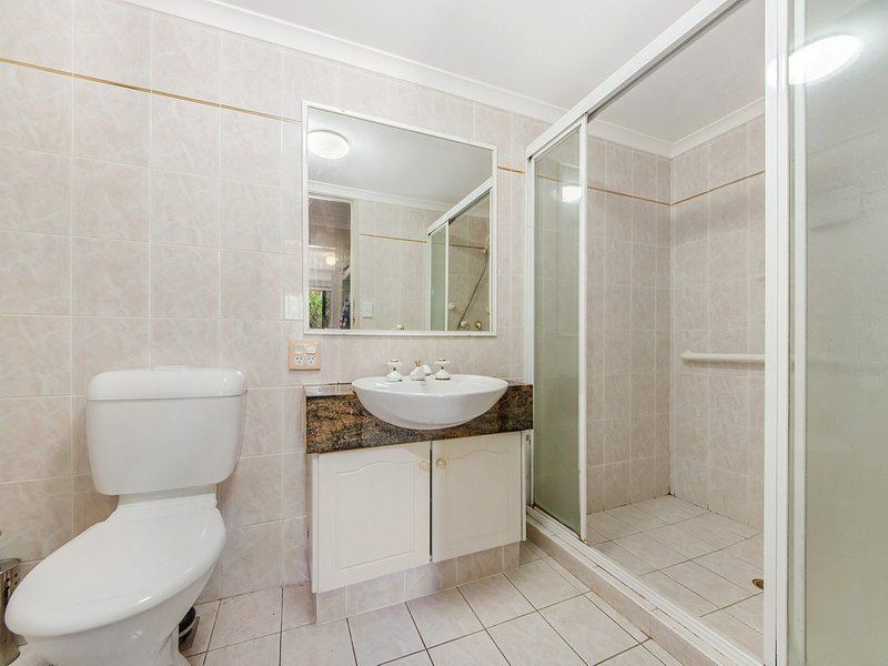 Photo - 2/12 Canal Avenue, Runaway Bay QLD 4216 - Image 10