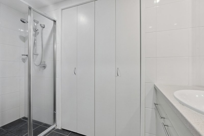 Photo - 2/12 Challis Street, Dickson ACT 2602 - Image 5