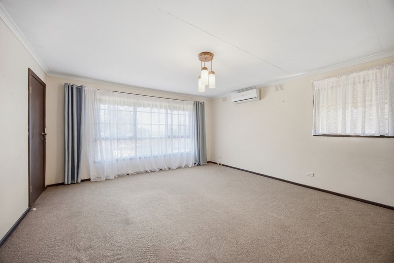 Photo - 2/12 Clematis Avenue, Ferntree Gully VIC 3156 - Image 3