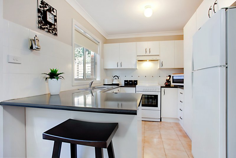 Photo - 2/12 Crestview Place, Cranebrook NSW 2749 - Image 2