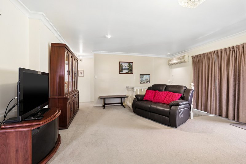 Photo - 212 D'Arcy Road, Seven Hills QLD 4170 - Image 3