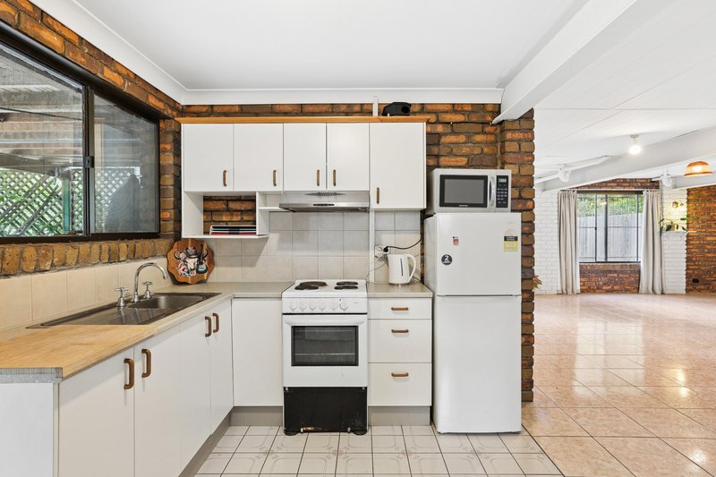 Photo - 212 D'Arcy Road, Seven Hills QLD 4170 - Image 17