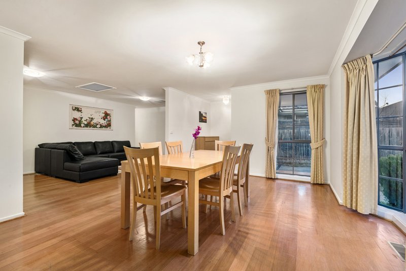 Photo - 2/12 Delmore Crescent, Glen Waverley VIC 3150 - Image 3