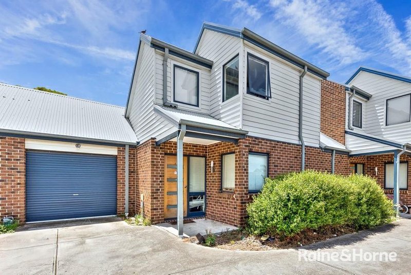 Photo - 2/12 Emily Street, St Albans VIC 3021 - Image 1
