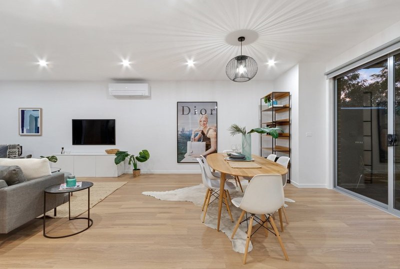 Photo - 2/12 Eric Street, Preston VIC 3072 - Image 3