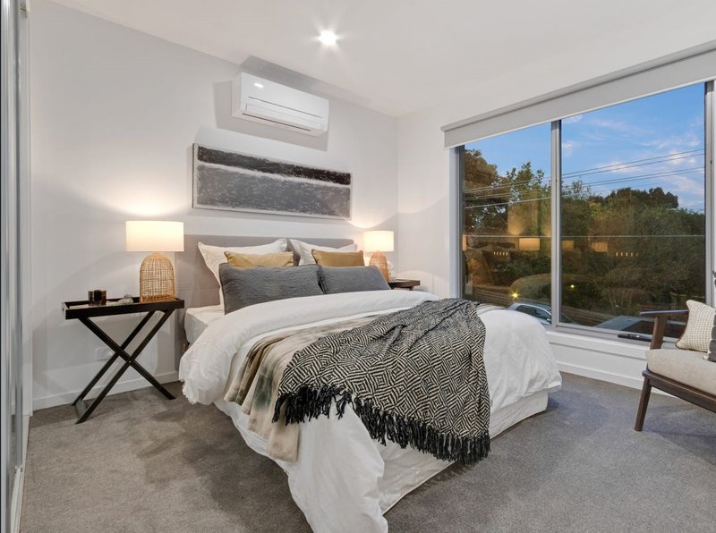 Photo - 2/12 Eric Street, Preston VIC 3072 - Image 6