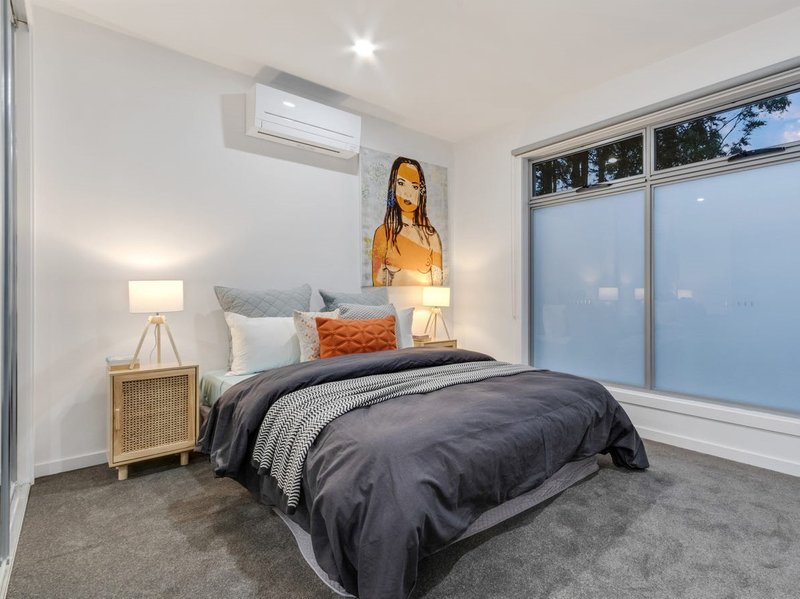 Photo - 2/12 Eric Street, Preston VIC 3072 - Image 8