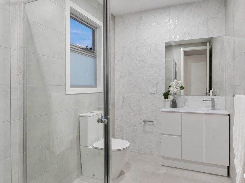 Photo - 2/12 Eric Street, Preston VIC 3072 - Image 10