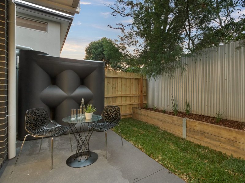 Photo - 2/12 Eric Street, Preston VIC 3072 - Image 12