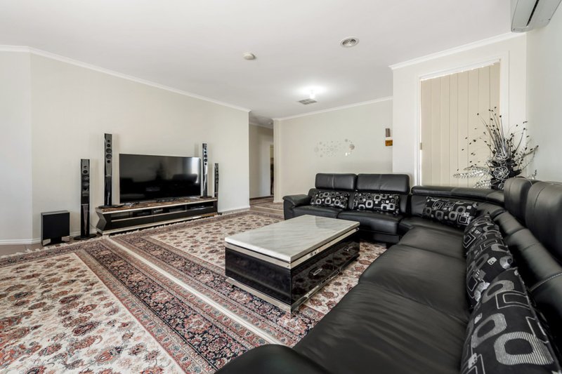 Photo - 2/12 Eureka Court, Kings Park VIC 3021 - Image 3