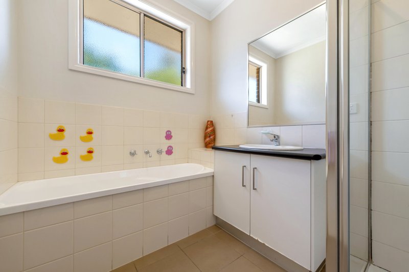 Photo - 2/12 Eureka Court, Kings Park VIC 3021 - Image 10