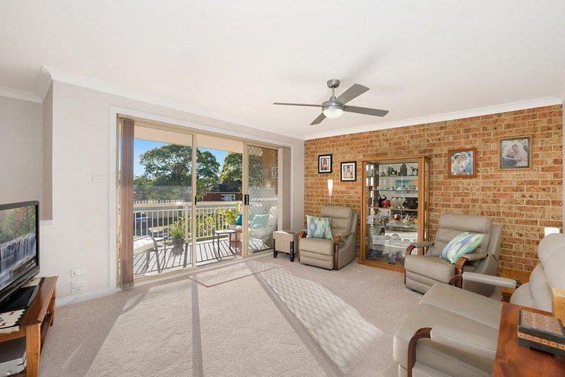 Photo - 2/12 Farnell Road, Woy Woy NSW 2256 - Image 4