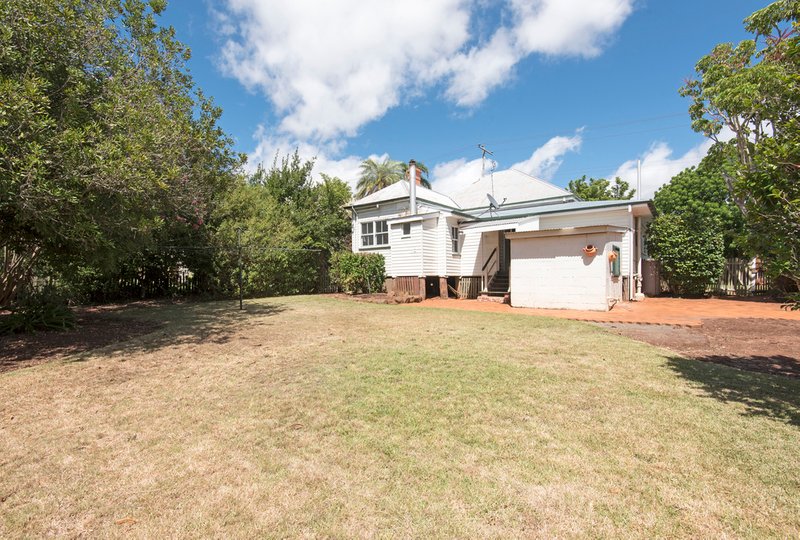 Photo - 212 Geddes Street, South Toowoomba QLD 4350 - Image 4