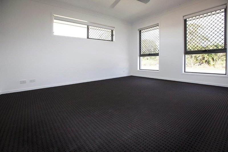 Photo - 212 Graham Road, Morayfield QLD 4506 - Image 4