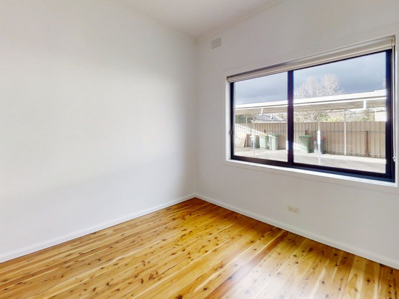 Photo - 2/12 Griffith Street, Wodonga VIC 3690 - Image 3