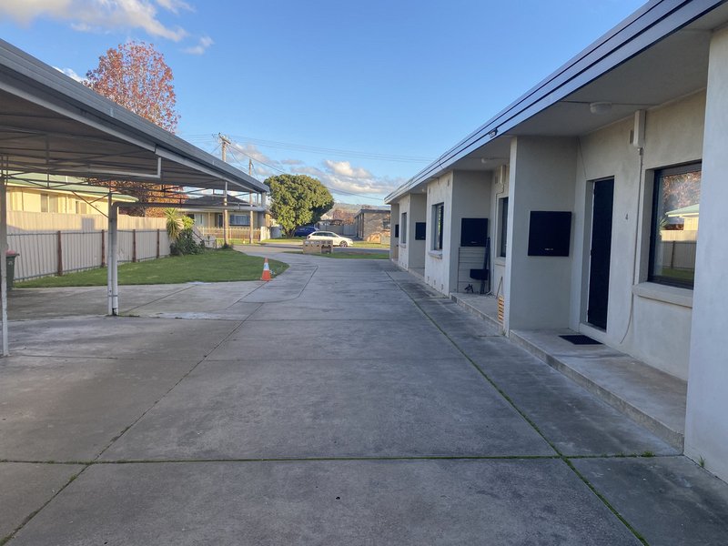 Photo - 2/12 Griffith Street, Wodonga VIC 3690 - Image 5