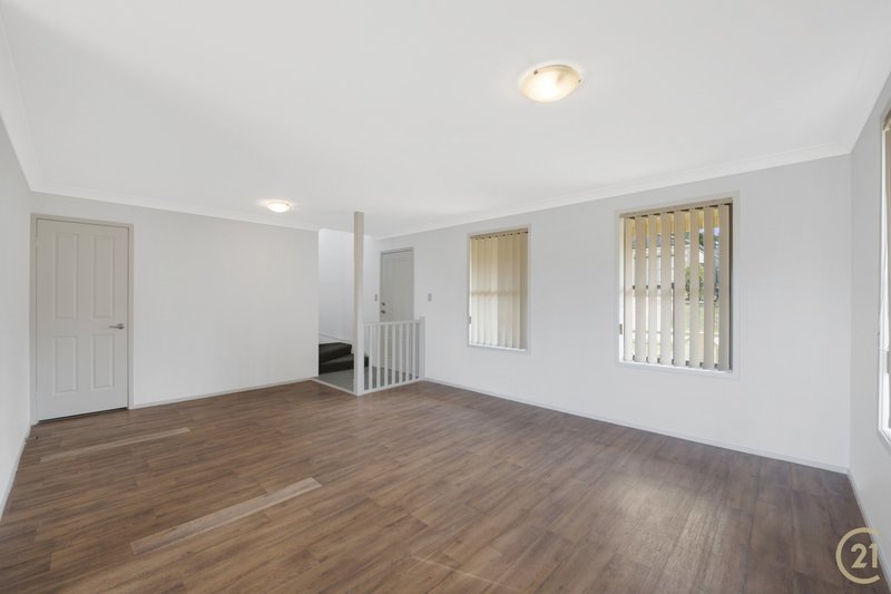 Photo - 2/12 Hawthorn Place, Mardi NSW 2259 - Image 4