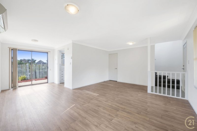 Photo - 2/12 Hawthorn Place, Mardi NSW 2259 - Image 5