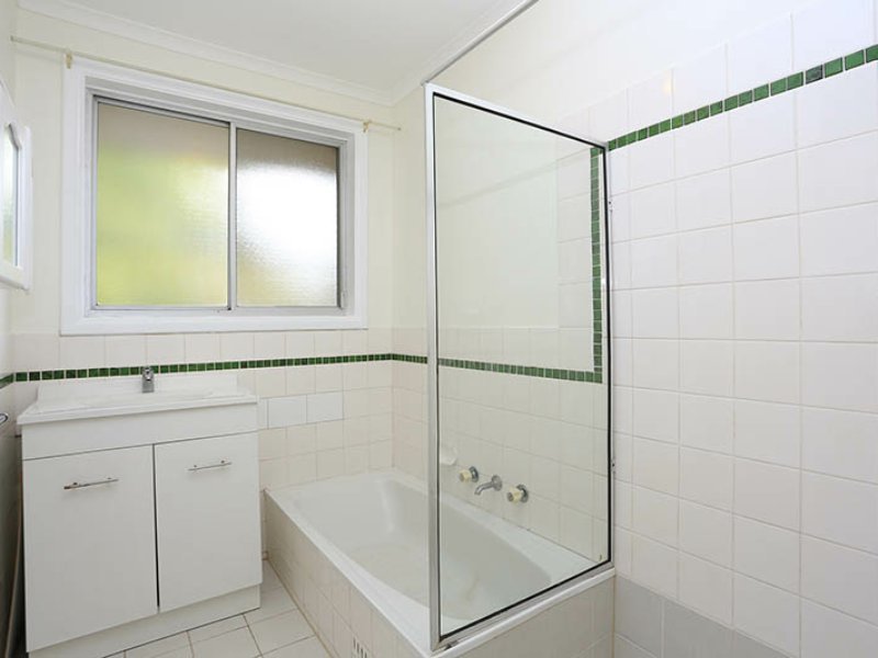 Photo - 2/12 Heather Avenue, Windsor Gardens SA 5087 - Image 6