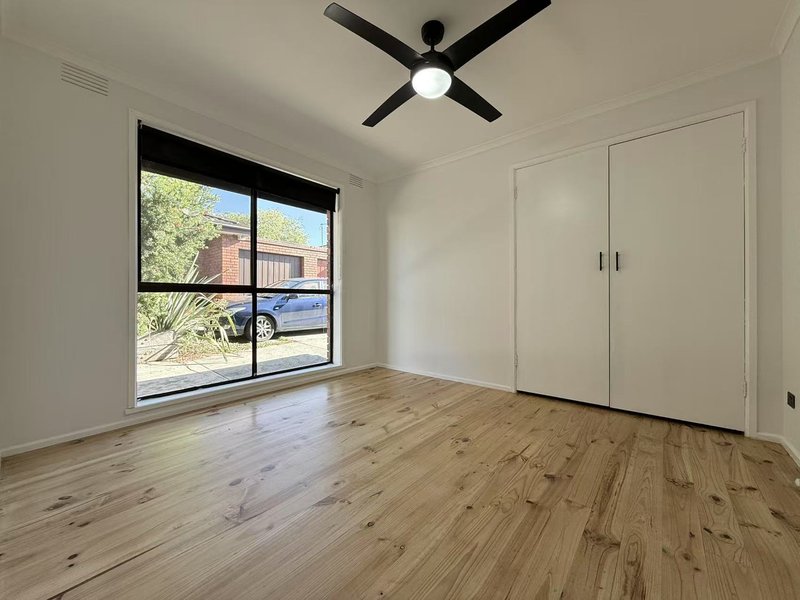 Photo - 2/12 Hobbs Crescent, Reservoir VIC 3073 - Image 7