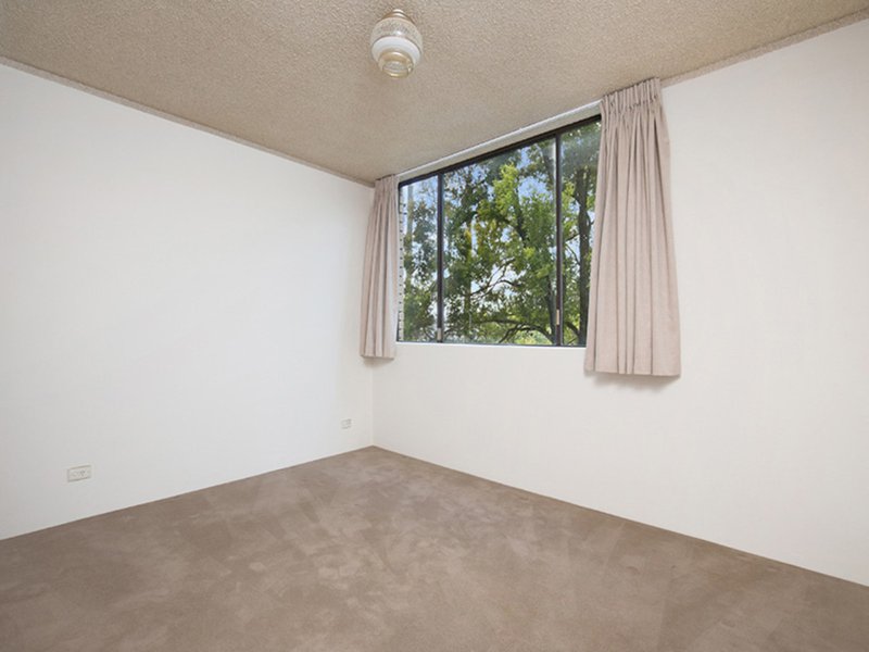 Photo - 2/12 Joffre Street, Coorparoo QLD 4151 - Image 5