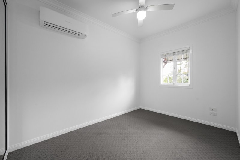 Photo - 2/12 Kenilworth Avenue, Hyde Park QLD 4812 - Image 5