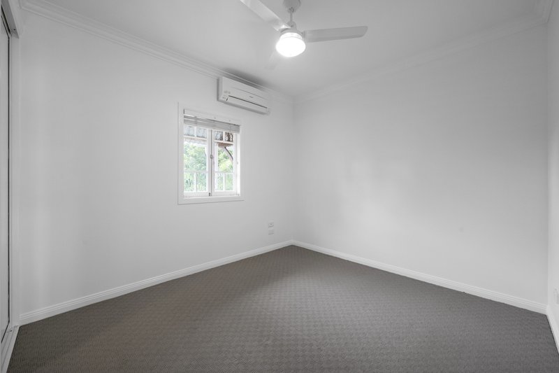 Photo - 2/12 Kenilworth Avenue, Hyde Park QLD 4812 - Image 7