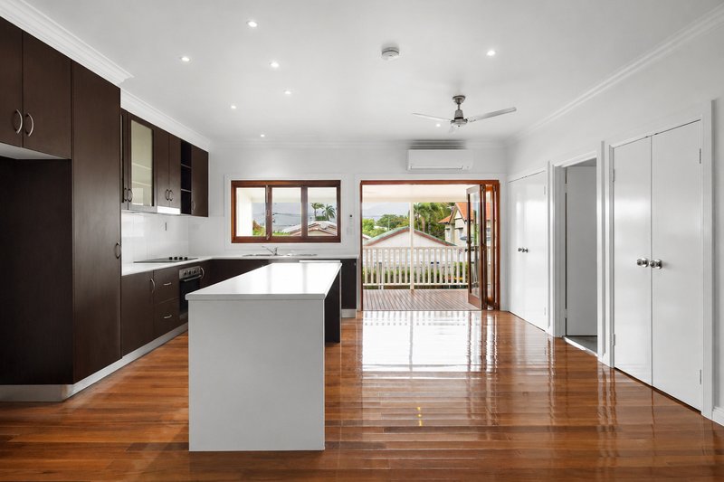 Photo - 2/12 Kenilworth Avenue, Hyde Park QLD 4812 - Image 2