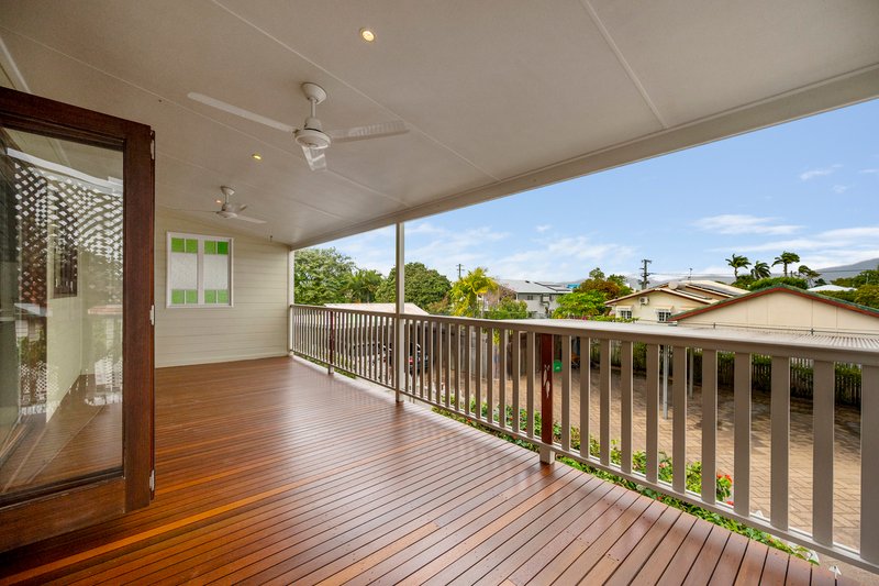 Photo - 2/12 Kenilworth Avenue, Hyde Park QLD 4812 - Image 4