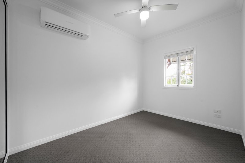Photo - 2/12 Kenilworth Avenue, Hyde Park QLD 4812 - Image 7