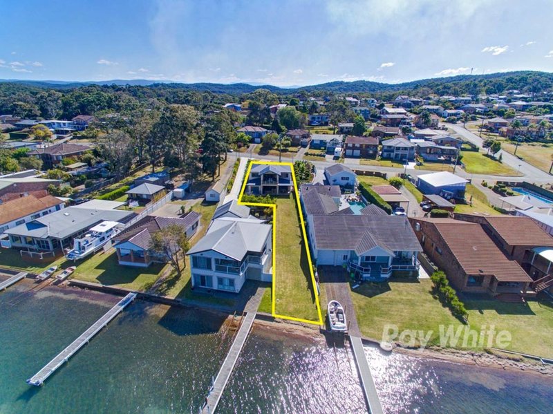 Photo - 212 Kilaben Road, Kilaben Bay NSW 2283 - Image 2