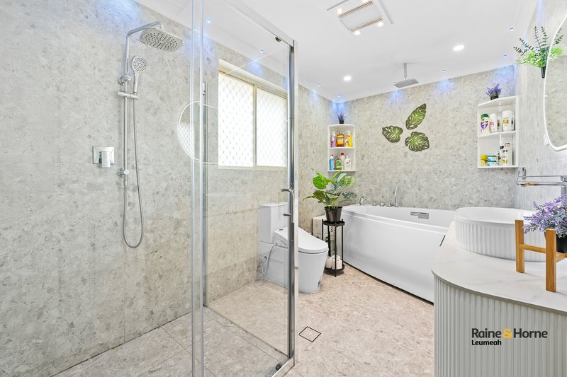 Photo - 2/12 Kitson Place, Minto NSW 2566 - Image 7