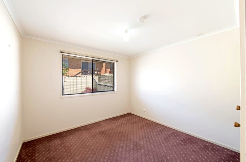 Photo - 2/12 Lazarus Crescent, Queanbeyan West NSW 2620 - Image 8