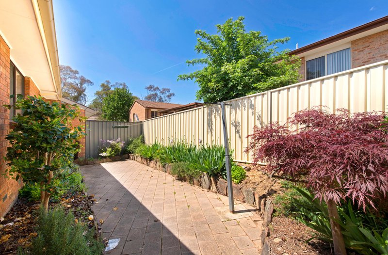 Photo - 2/12 Lazarus Crescent, Queanbeyan West NSW 2620 - Image 14