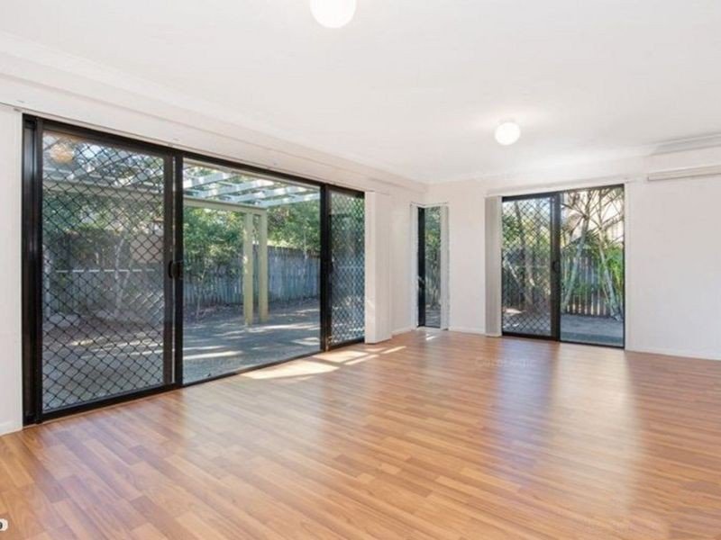 Photo - 2/12 Longlands Street, East Brisbane QLD 4169 - Image 1