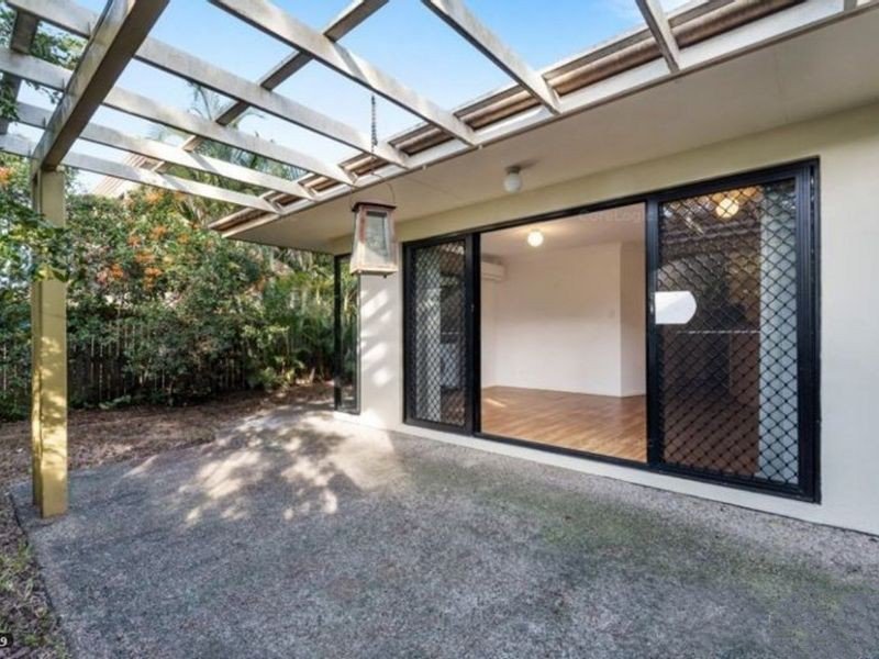 Photo - 2/12 Longlands Street, East Brisbane QLD 4169 - Image 3